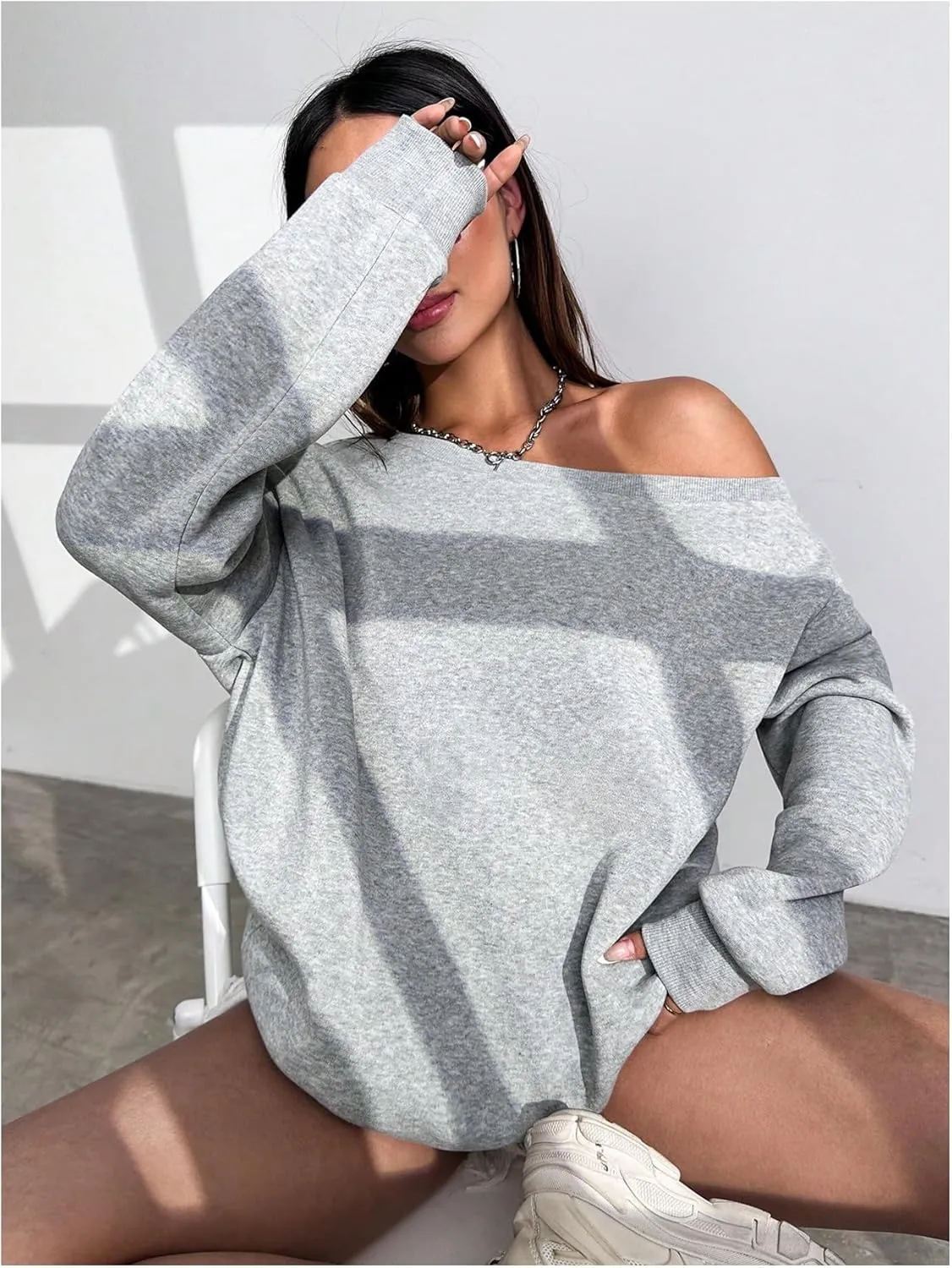 Women's Off The Shoulder Sweatshirt Drop Shoulder Long Sleeve Pullover Tops Trendy Fall Outfits